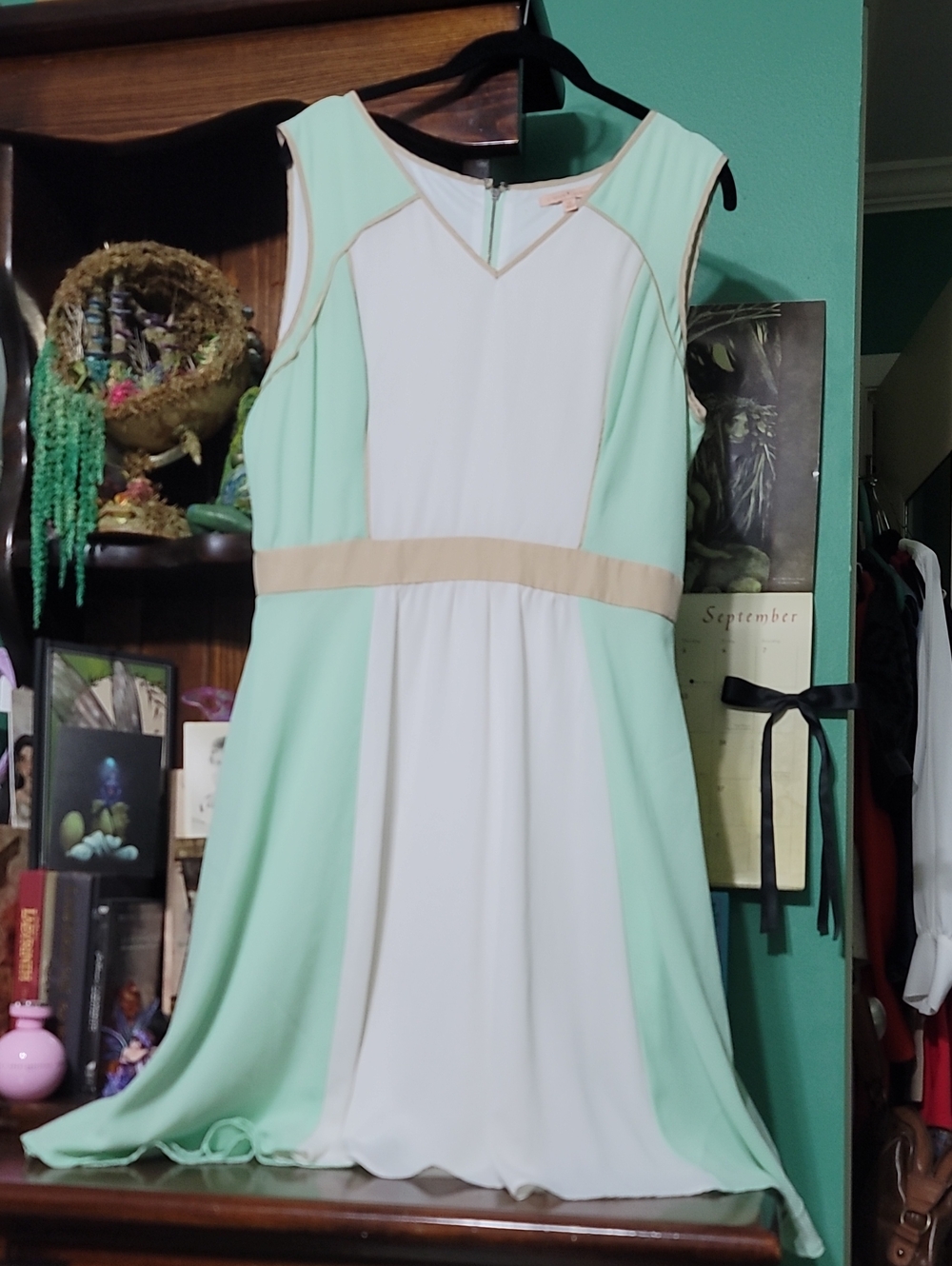Gibson Latimer Goddess Style Knee Length Dress, Size 10